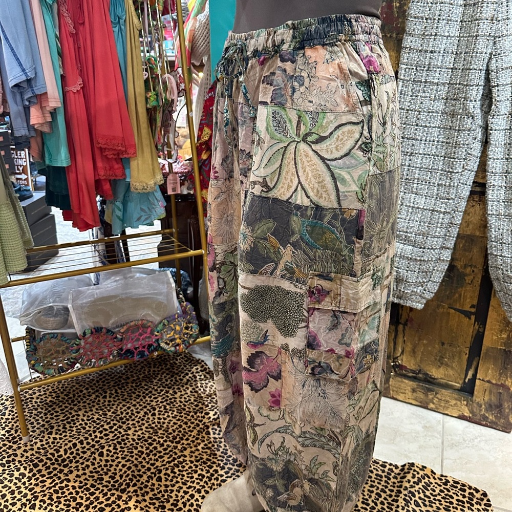 Wide Leg Floral Patchwork Pants in Multicolor - Picture 6 of 11